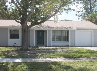 8000 Smoketree Cir, Largo, FL 33773
