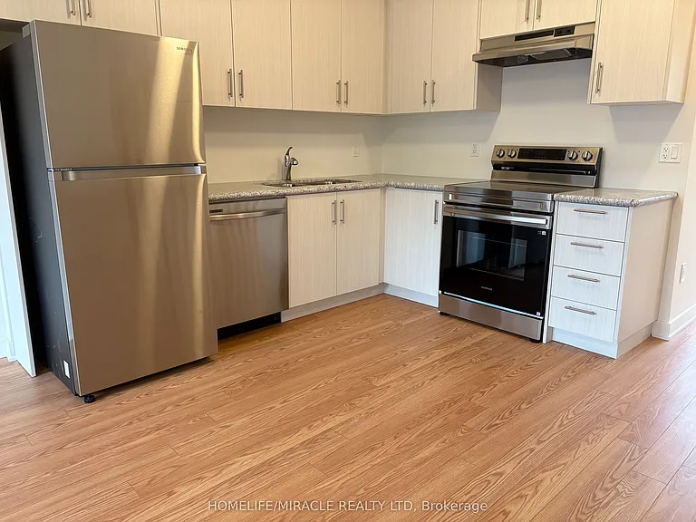 15100 Yonge St #211 — Photo 12