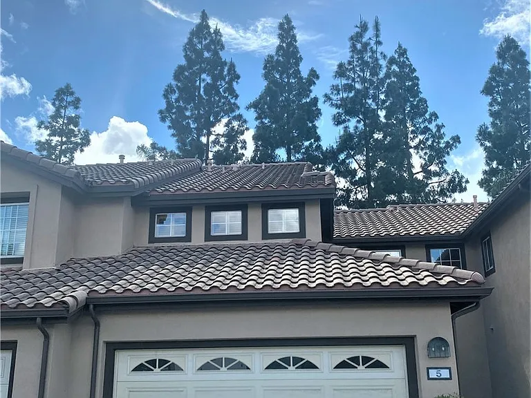 5 Meadowbrook — Photo 1