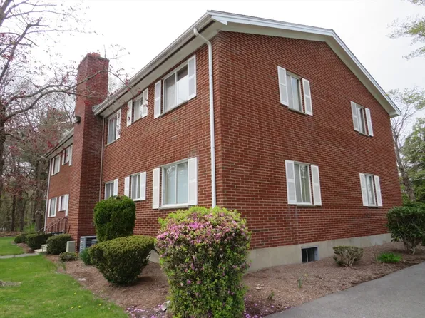 8 Bayberry Dr APT 1, Sharon, MA 02067