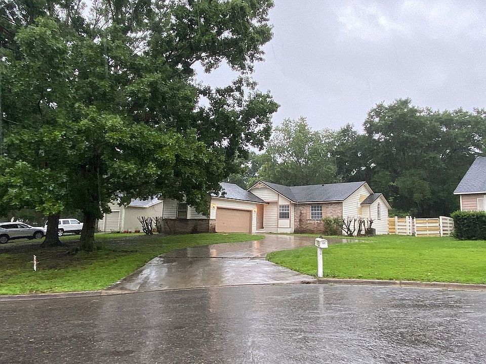 1st image of 3646 NW 84th Dr