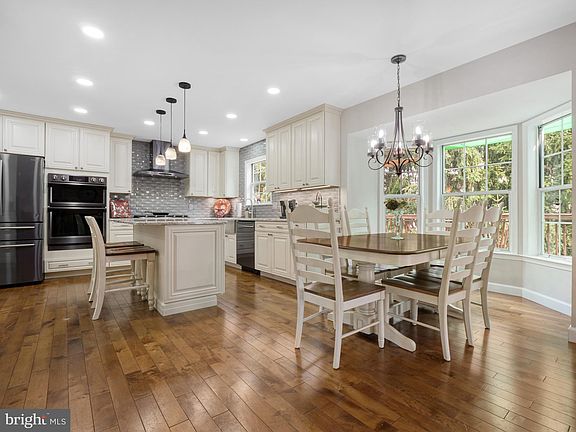 2nd image of 12202 Meadowstream Ct