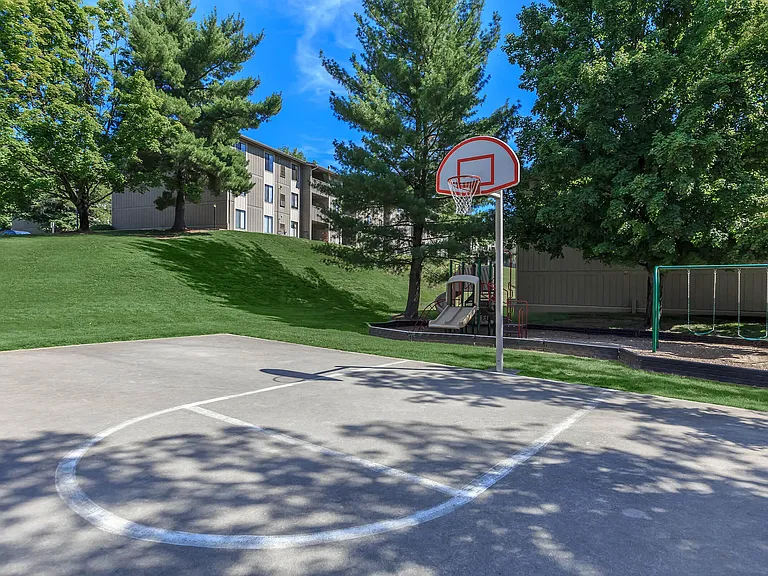 Honeywood Apartments — Photo 11