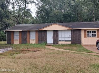 4302 Robinhood Dr, Pascagoula, MS 39581