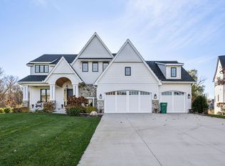 5960 Prestwick Ct, Shorewood, MN 55331