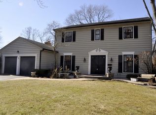 235 Pembroke Rd, Naperville, IL 60540