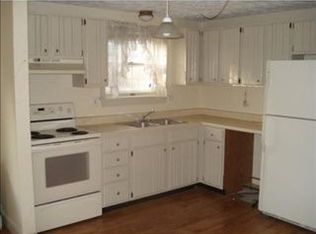 76 Munroe Ln, Topsham, ME 04086