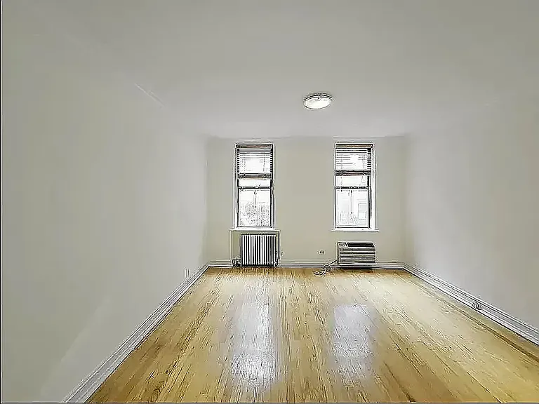 241 E 46th St #3D — Photo 2