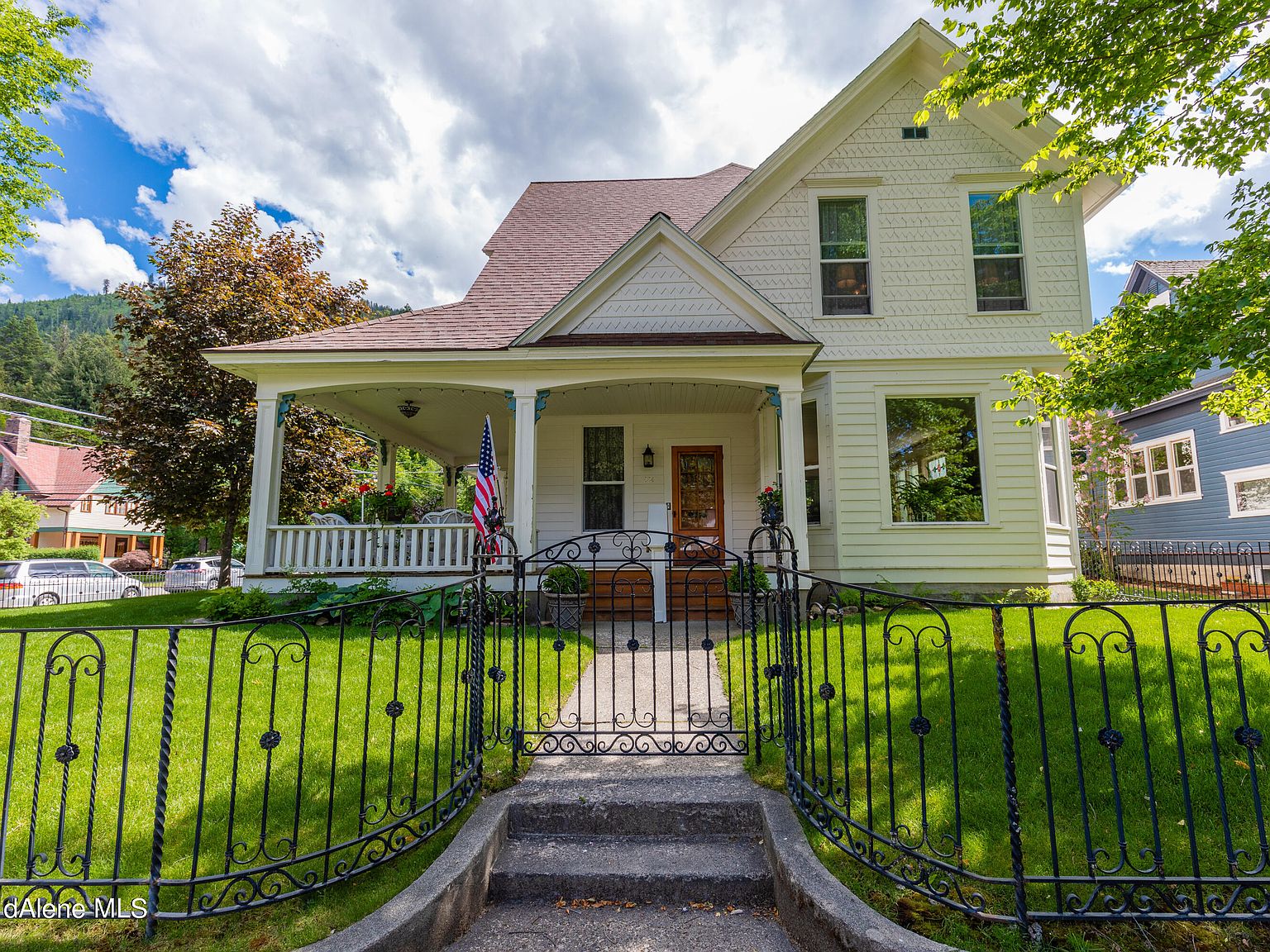 224 Cedar St, Wallace, ID 83873 Zillow