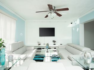 320 Mid Pines Rd, Palm Springs, FL 33461