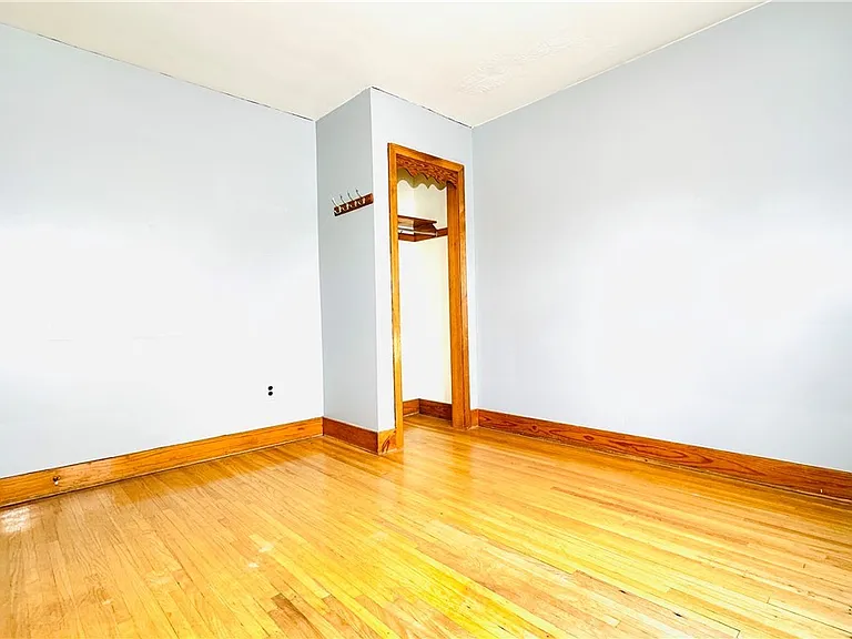 2498 Woodlawn Ave #UPPER — Photo 12