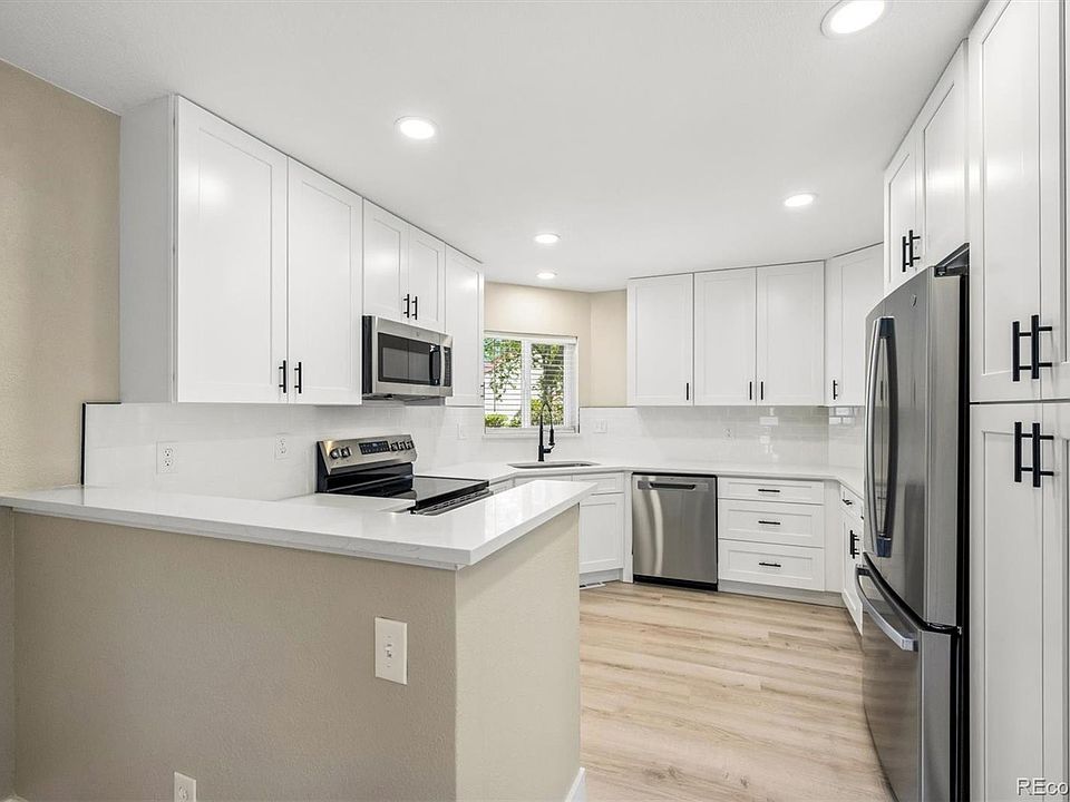 1st image of 11390 W 84th Place