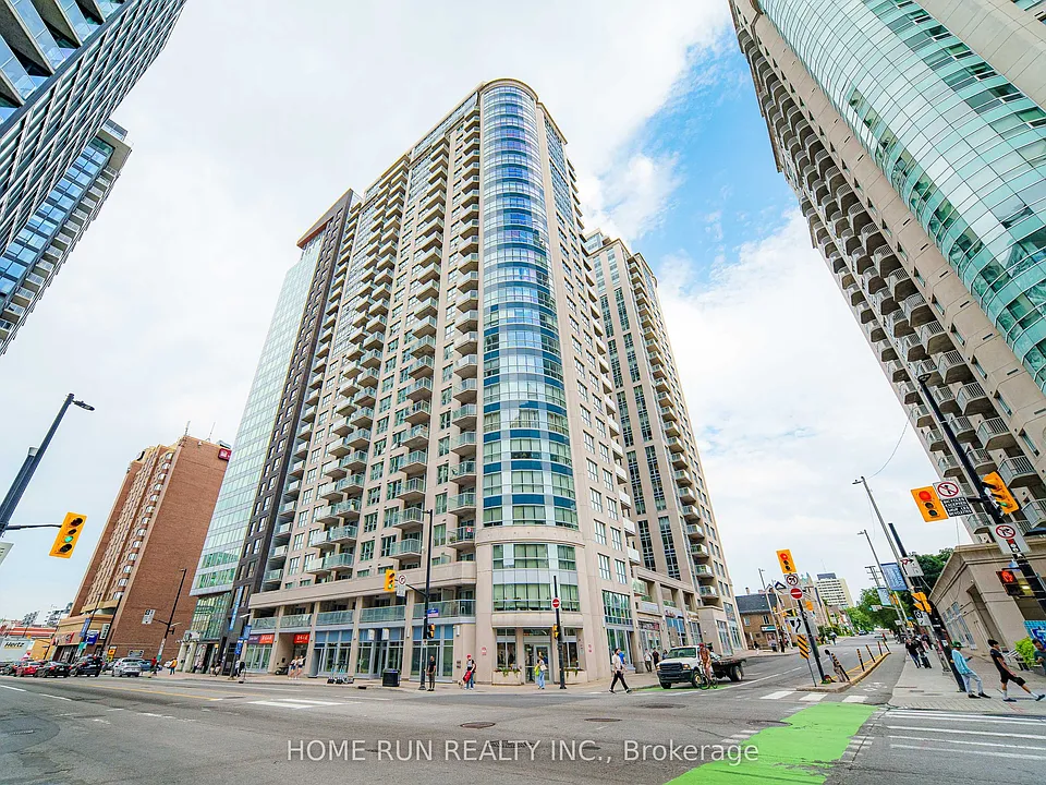 242 Rideau St #1906