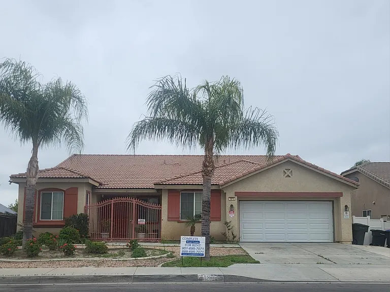 1873 Villines Ave — Photo 1