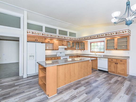 4th image of 485 Le Ann Dr