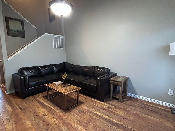 3rd image of 26 Mangum Cir Unit 4