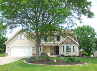 W154N7737 Pheasant Ln, Menomonee Falls, WI 53051