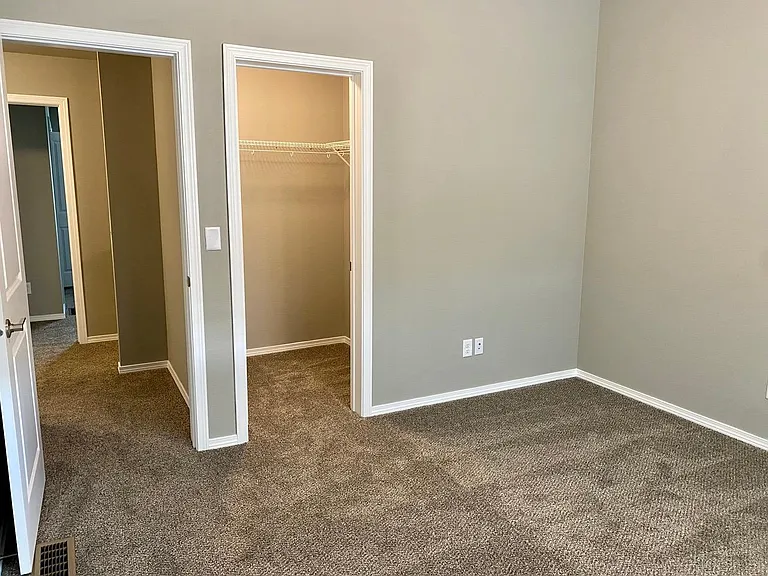 825 N Willow Ct — Photo 8