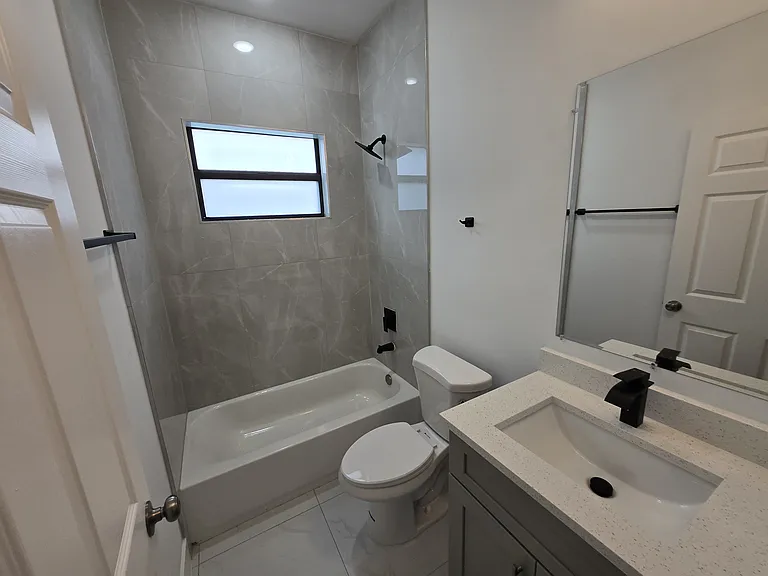373 Bell Blvd S — Photo 4