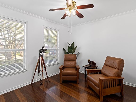 4th image of 1941 Caddo Springs Dr