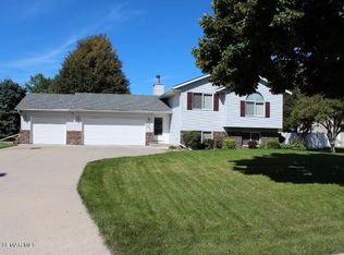 1980 La Casa Ln SE, Owatonna, MN 55060