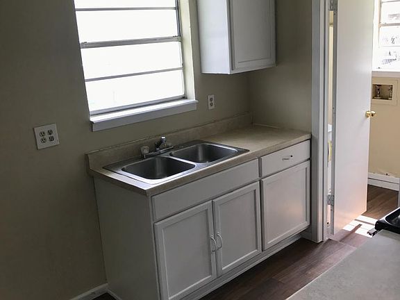 4th image of 713 Avenue C #1