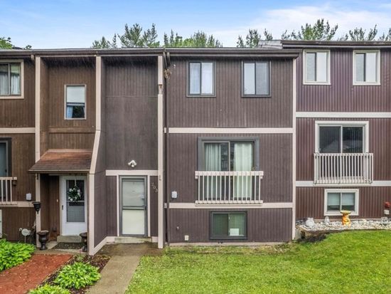203 Parkwood Dr, Cranberry Township, PA 16066