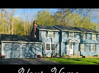 916 Little Bardfield Rd, Webster, NY 14580