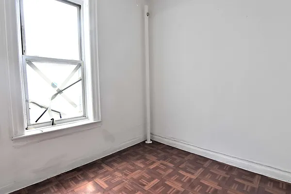 Rented by Clove Realty LLC | media 25