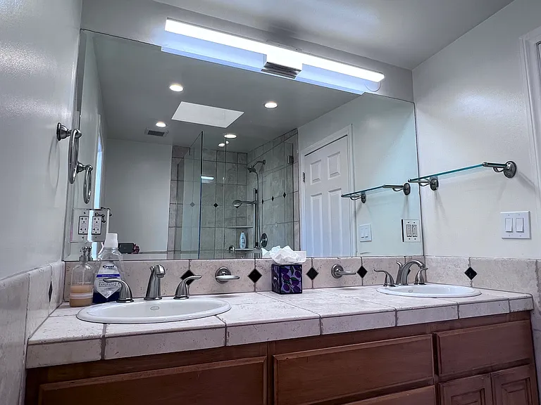 5444 Hazeltine Ave — Photo 12