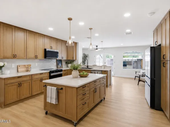 4928 E VIRGINIA Avenue, Phoenix, AZ 85008