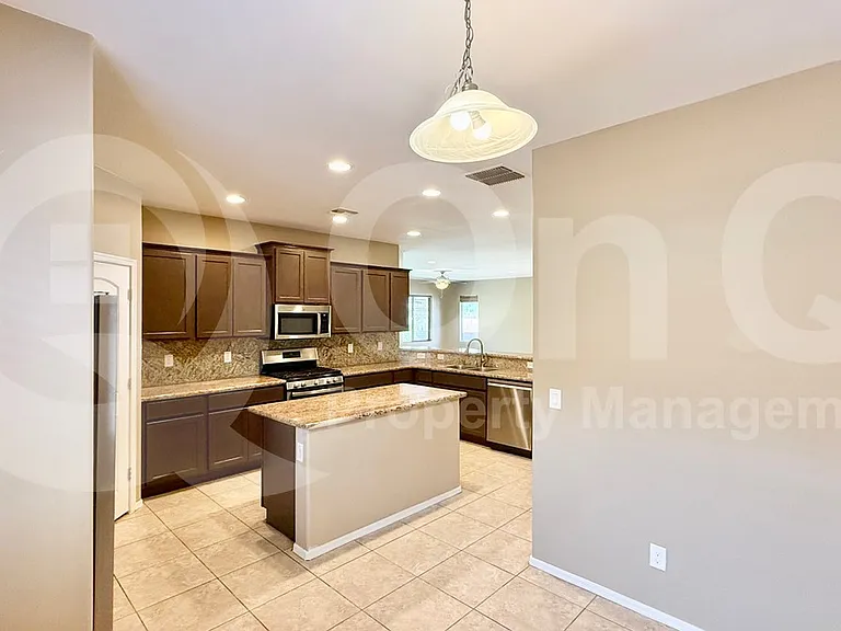 4425 E Saint John Rd — Photo 9