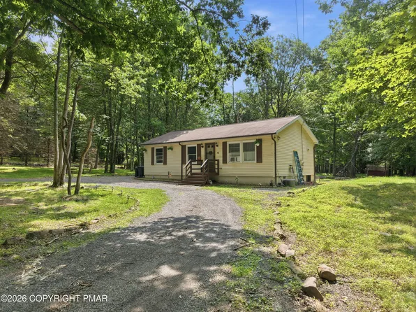 12 Highpoint Dr, Albrightsville, PA 18210