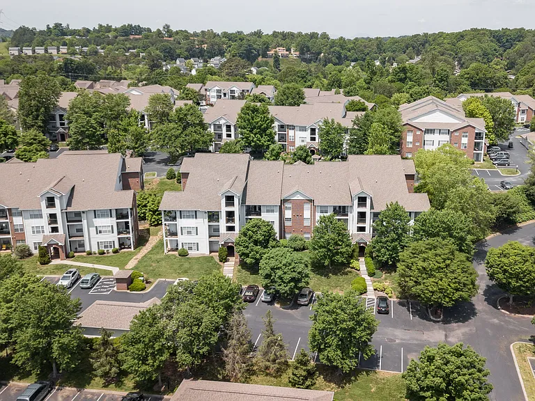 Bridlewood On Westland Apartments — Photo 22