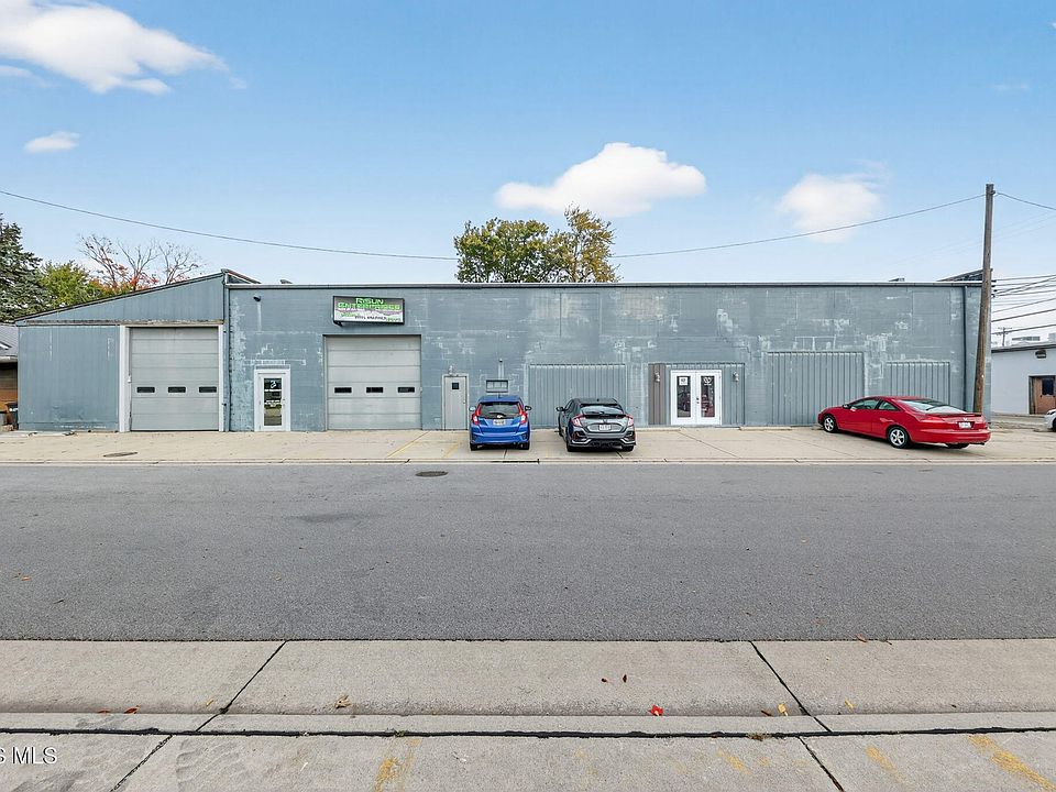 1st image of 102 Monumental St