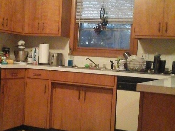 3rd image of 1315 College St