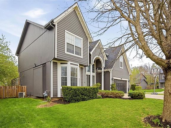2nd image of 4439 Meadow View Dr