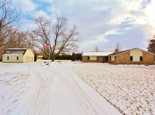 8014 Woodwind Dr, Hoagland, IN 46745