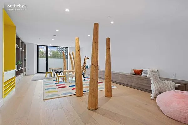 Rented by Sotheby's International Realty | media 25