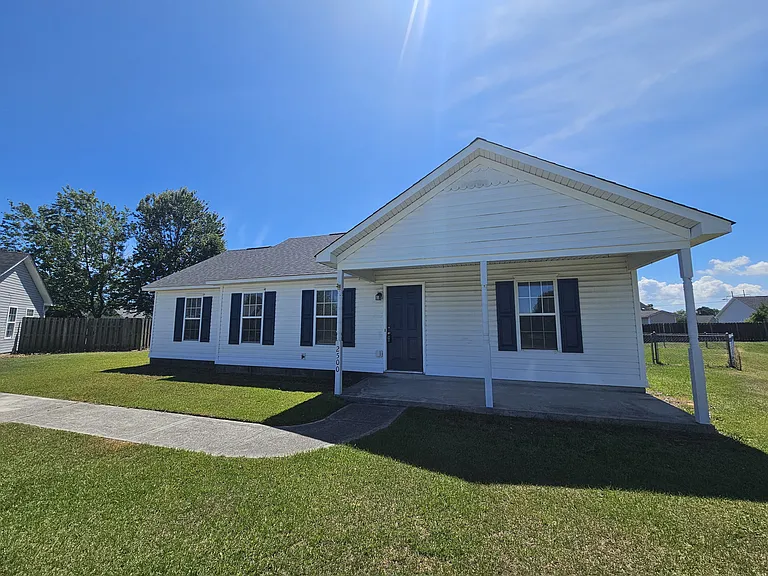 2500 Hawes Ct — Photo 2