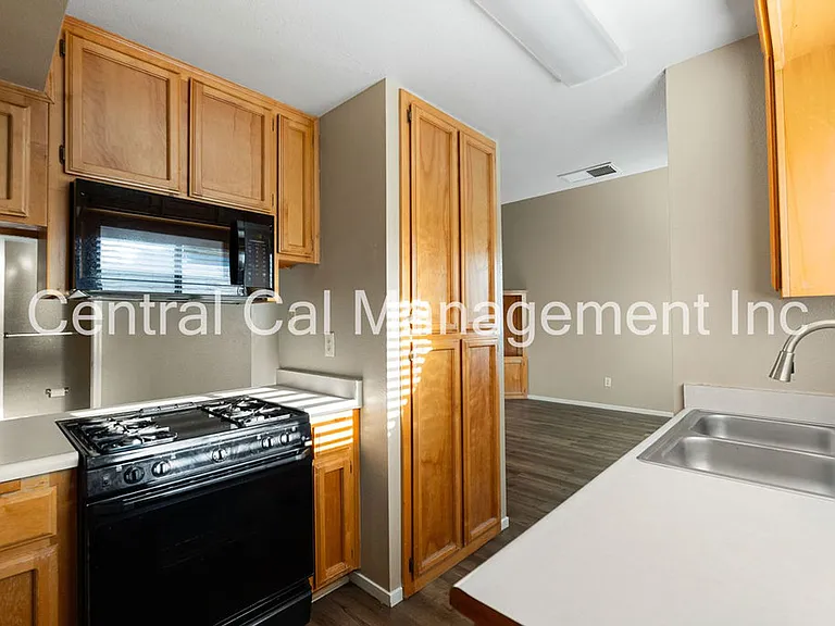 8502 Laborough Dr — Photo 7