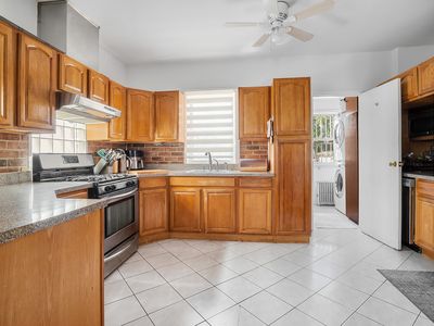 6421 60th Rd, Maspeth, NY, 11378