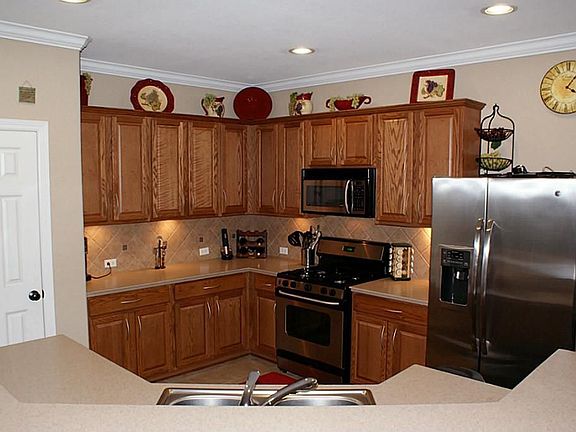 5th image of 424 Drake Ln