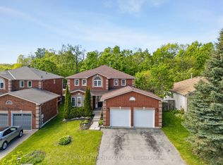 50 Holly Meadow Rd, Barrie, ON L4N 0E3