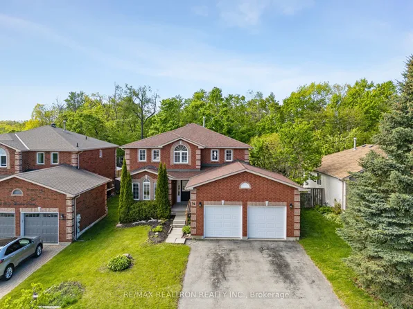 50 Holly Meadow Rd, Barrie, ON L4N 0E3