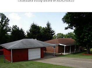 1025 Helen Dr, Hurricane, WV 25526