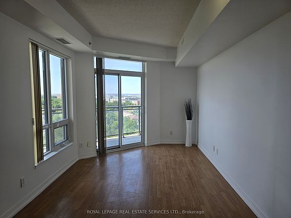 4th image of 840 Queens Plate Dr #1305