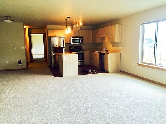 Large open floor plan with modern kitchen