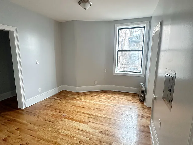 505 57th Street Apartments — Photo 7