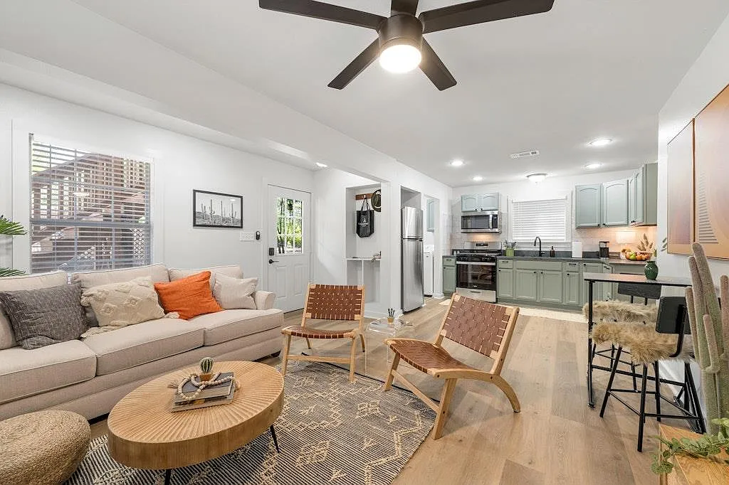 1 bed, 1.0 bath, 650 sqft, $2,250 — Photo 1